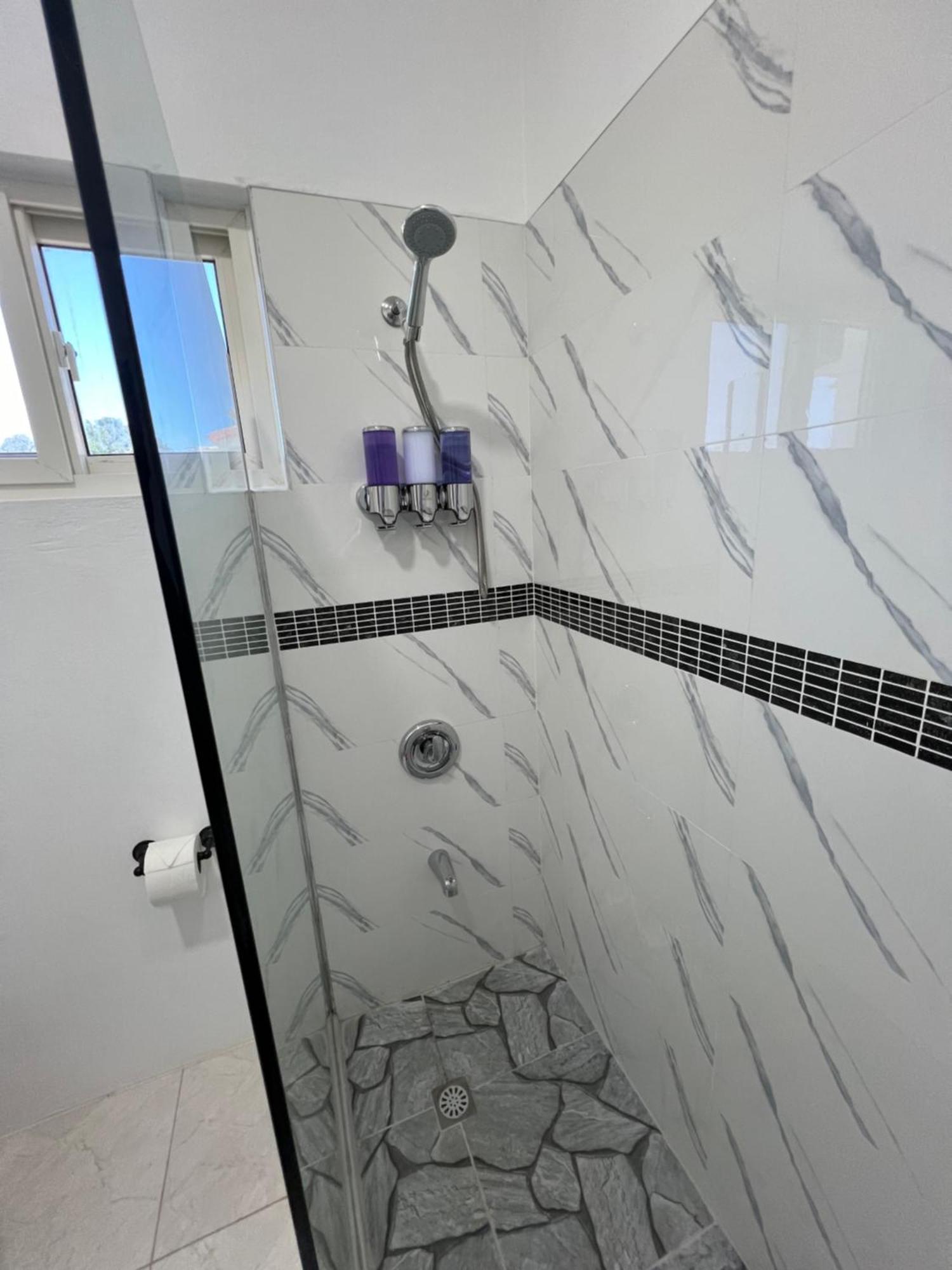 Luxury Apartments At Case De Coco, Ocho Rios Jamaica מראה חיצוני תמונה