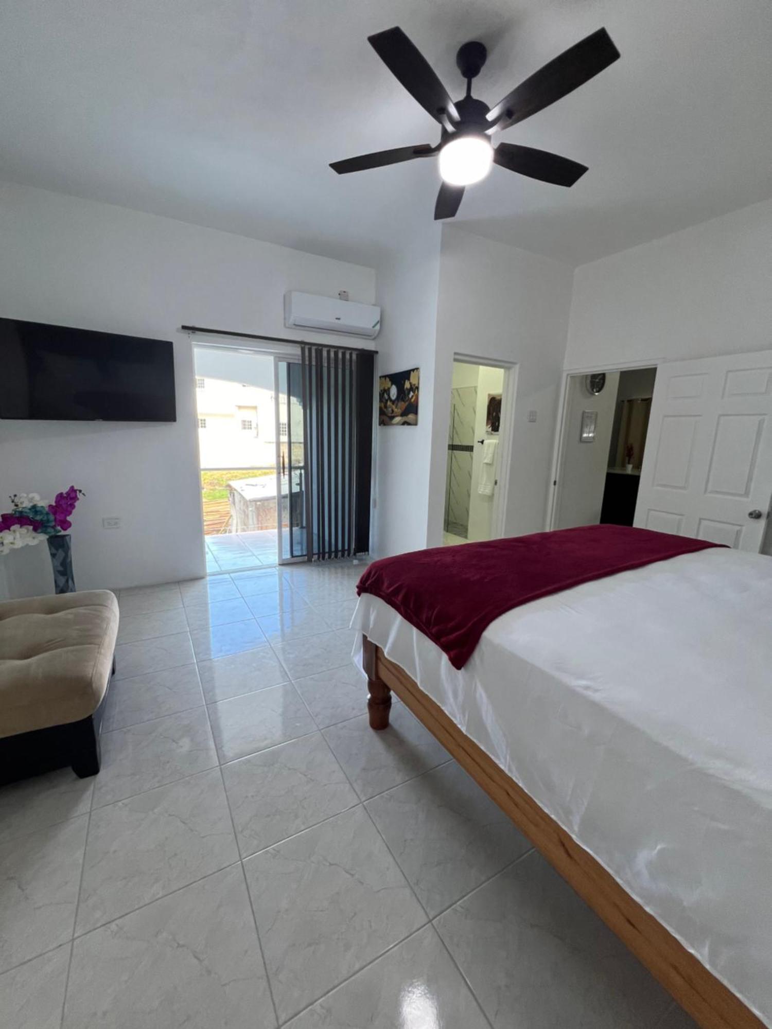 Luxury Apartments At Case De Coco, Ocho Rios Jamaica מראה חיצוני תמונה